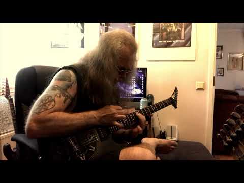 Wut? Guitar porn again...