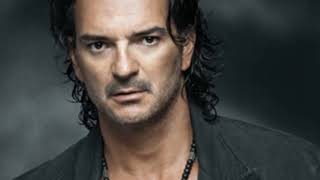 Ricardo Arjona OLVIDARTE en acustico