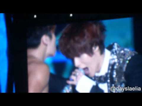 [Fancam] 120922 SMTOWN INA Internet War SHINee Jonghyun Taemin