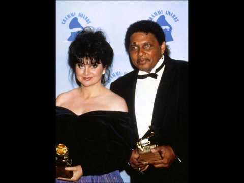 Linda Ronstadt and Aaron Neville - Please Remember Me