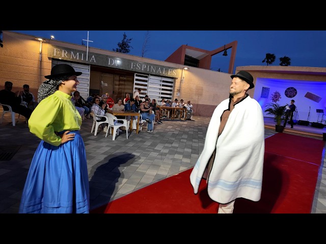 Los Espinales celebra un desfile de vestimenta canaria confeccionada en su taller de costura