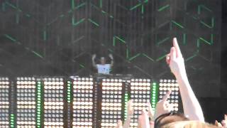 Wolfgang Gartner - Ménage à Trois ! Live Ultra 2011