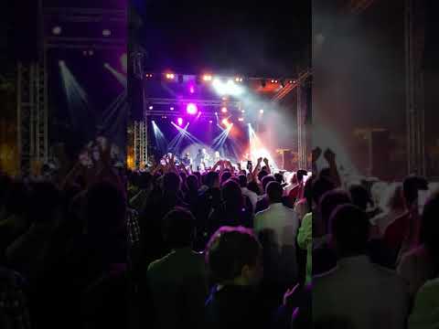 "VUOTO A PERDERE" NOEMI LIVE