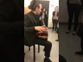Oguz Aksaç Sahne öncesi Kulis De Gule Gule