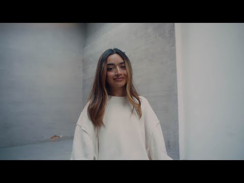 Vale Garzón   - Veintitrés (Videoclip Oficial)