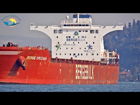 VERY BIG BULK CARRIER pass the BOSPHORUS - 4K ISTANBUL STRAIT SHIPSPOTTING 2022