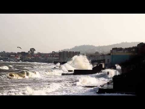 Big waves in Dun Laoghaire