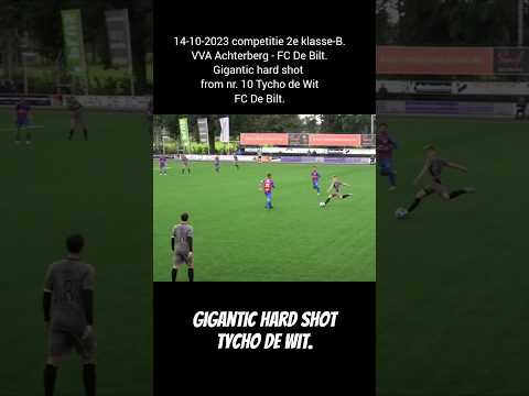 Gigantische poeier 🫨 | #football #gigantic #hard #shot #soccer #voetbal #shortsvideo #shorts #fyp.
