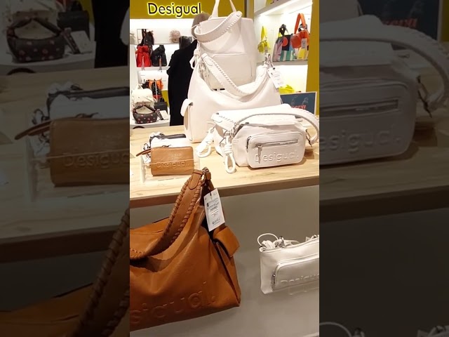 Vídeo relacionado con Desigual bolso de hombro bolso bandolera Helium Trokel Across Body Bag Beige Crude crema