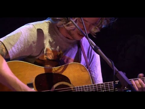 2021 Grammy Winner! Billy Strings, "How Mountain Girls Can Love" Grey Fox 2018