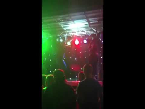 B.O.B & Rowan - dansen op de maan live