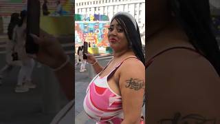 Download lagu Franky Styles & Roxi Red Berjalan di Jalanan Kota New York mp3