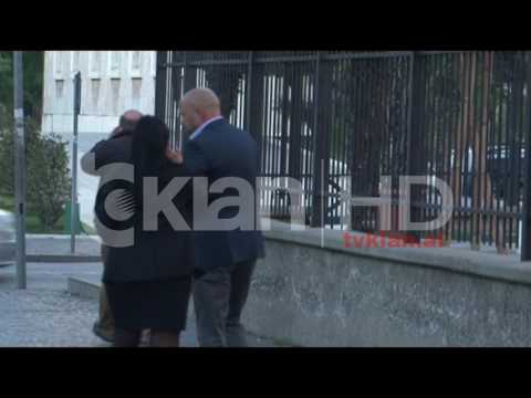 PS mbledh kryesinë për shkarkimin e Manjanit