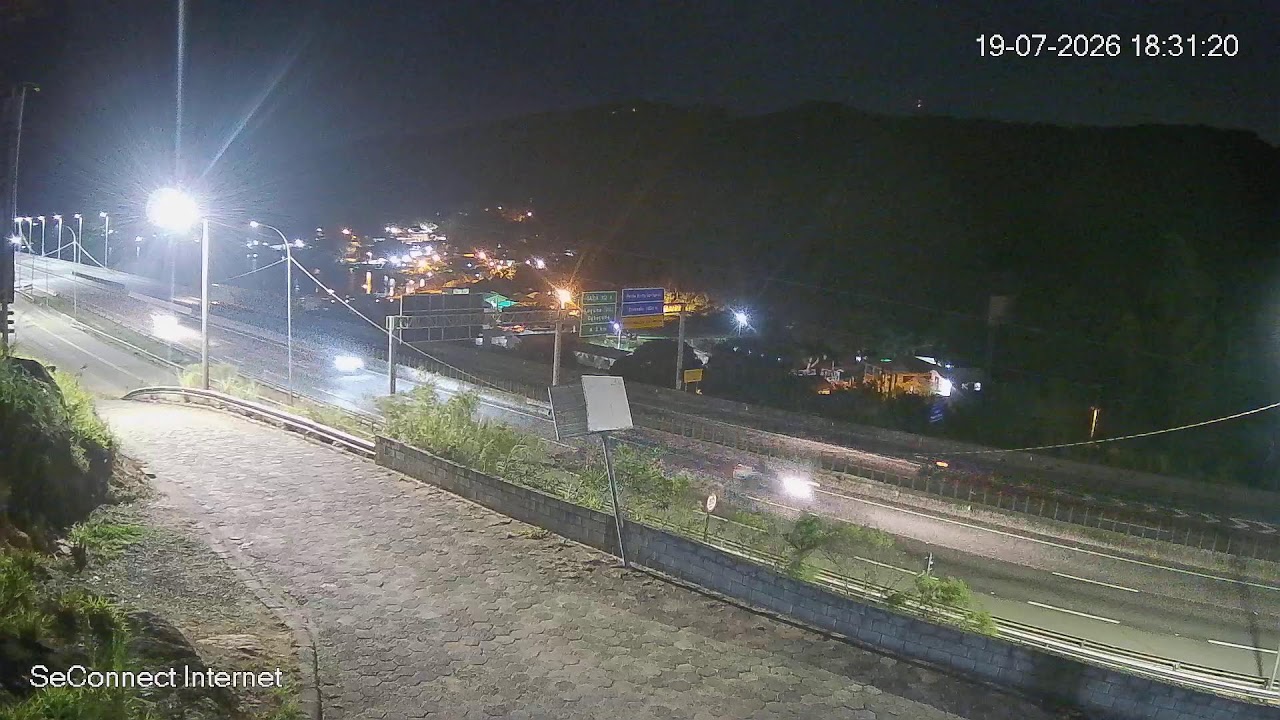 Live webcam view of Cámara BR-101 Tubarão-Laguna