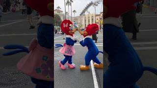 Download lagu Woody Woodpecker Kiss Universal Studios Japan #shorts mp3