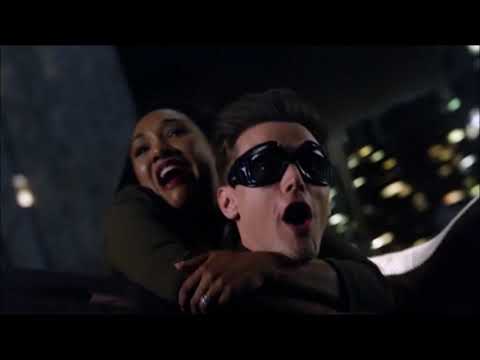 The Flash 5x05 Ralph Becomes SPIDERMAN (funny scene)