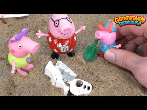 Peppa Pig at the Beach finds DINOSAUR Fossils Toy Learning Video for Kids!