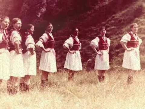 Sága krásy – Dunaj, Dunaj | Danube, Danube | Folk Song from Eastern Slovakia | Slovak Folk Music
