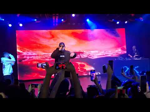 Opyi presenta: 2k tour.Tell U Momma, Rosas, Como tu. Inicio de show