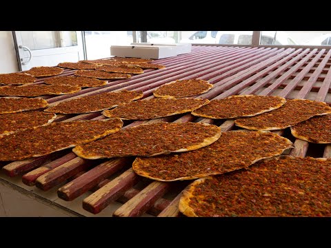 Turkish Lahmacun Thin, Crunchy And Tasty | How It's Made? | Turkish Street Foods