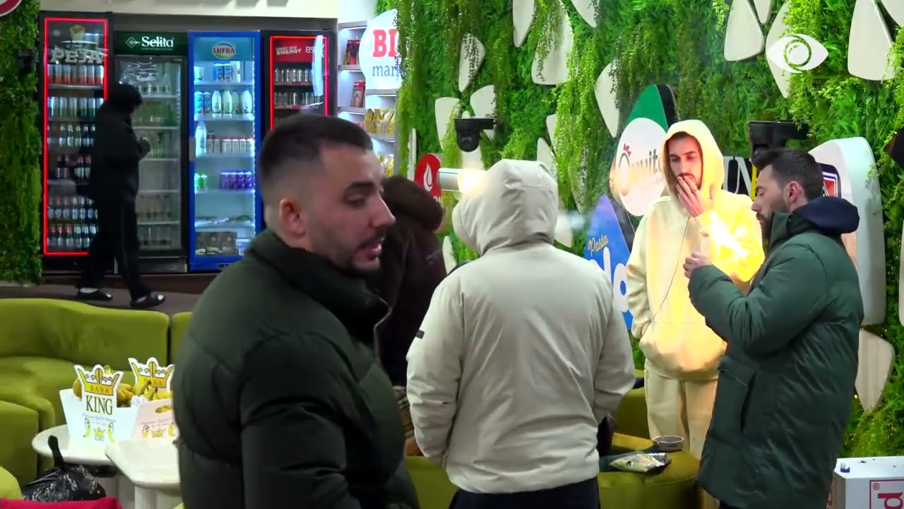 “Ti e di që jam naltë, pse mërzitesh?”/ Stine këndon dhe imiton Kristin