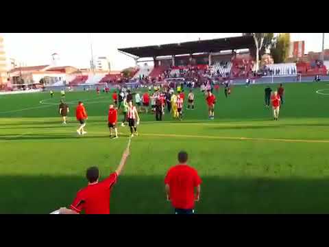 Nuestros Jugadores agradecidos con la Grada de Animación CD Acero