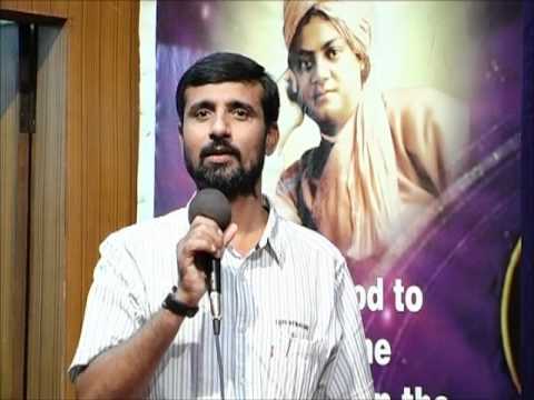 A student sharing his learning experience with Vivekananda Institute of Languages.