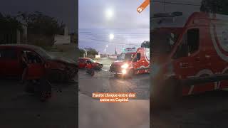 Fuerte choque entre dos autos en Capital