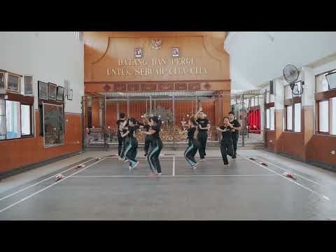 Latihan Tampak Belakang Tari Tri Semaya, Tari Kebesaran SMA N 3 Denpasar