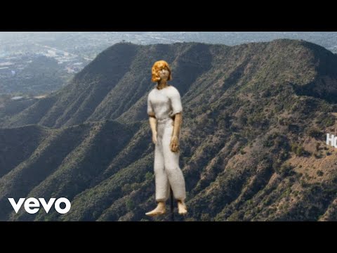 Fenne Lily - Hollywood and Fear (Official Visualizer)