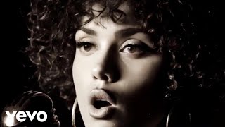 Morgan Luna - Where the Shadows Meet 
