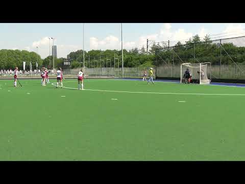 goal Almeerse MO14-2 aangever Djoeke en Jalou scoort strak