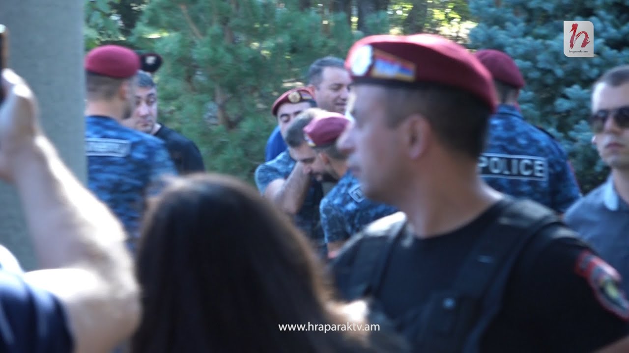 Պատասխան ես տալու տղերքին զոհ տալու համար․ քաղաքացին՝ Նիկոլ Փաշինյանին