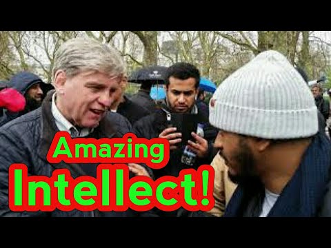 CHRISTIAN MAN AMAZED BY HAMZA'S INTELLECTUALITY.........SPEAKERS CORNER Video