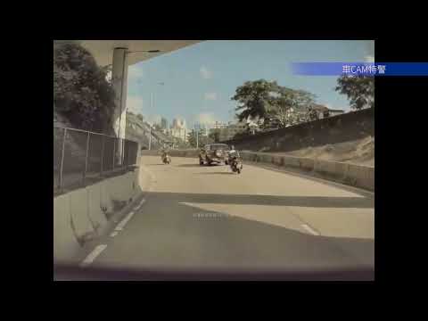車CAM直擊 - 大埔道電單車被閘 唔忿氣一有機會就慢駛頂返人地