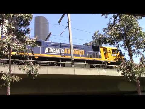 G527 XR551 On Steel train on Viaduct Flinders St