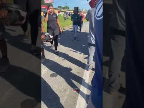 Grave acidente no bairro Canivete.