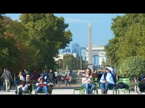 A stroll through Paris, from the Louvre to La Défense