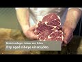 Dry aged ribeye uitsnijden