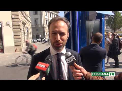 2017-04-11 FIRENZE - PRIMA CABINA TELEFONICA HI TECH IN CITTÀ