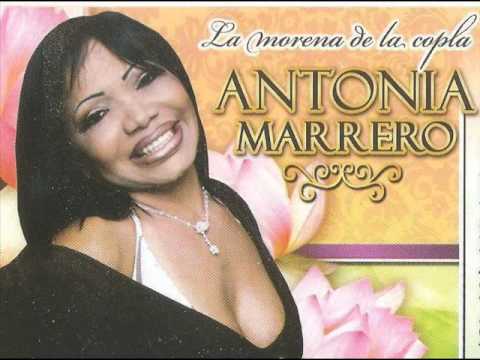 Video Una Rosa y Tres Claveles (Audio) de Antonia Marrero - La Morena De La Copla