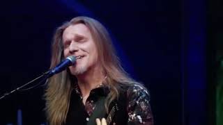 Passeios no pantanal, festival de pipas, skate, shows e mais