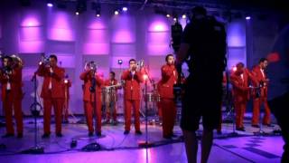 LA ARROLLADORA  BANDA  EL  LIMON - YA ES MUY TARDE   HD