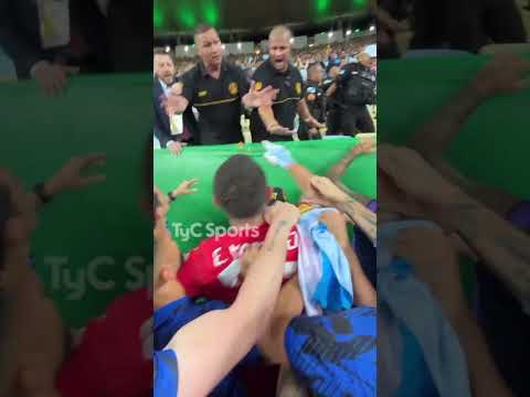DIBU MARTÍNEZ ENOJADO CON LA AGRESIÓN DE LA POLICIA DE BRASIL CON LOS HINCHAS ARGENTINOS
