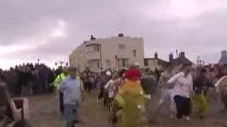 preview picture of video 'Newbiggin Boxing Day Dip 2007'