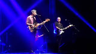 LÉO JAIME &amp; LEONI - UNIFORMES