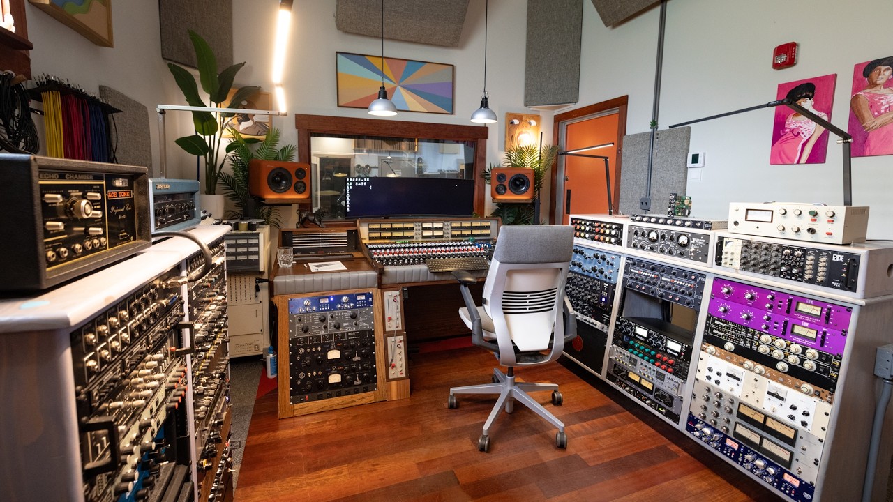 Andrew Masters' Epic Studio Tours visit to Russian Recording