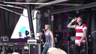 BREATHE CAROLINA &quot;IDGAF&quot; HD LIVE FROM VANS WARPED TOUR 2010 ST LOUIS 07/05/10
