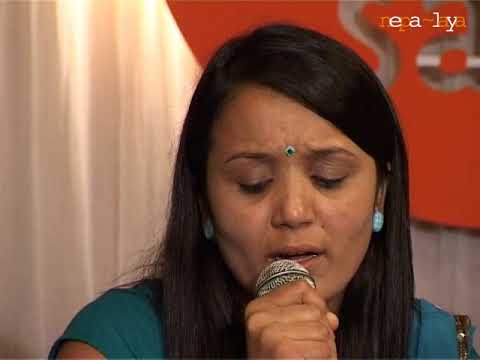 Meena Niraula - Paglera Jane (पग्लेर जाने) - Dinesh Adhikari,  Aavaas