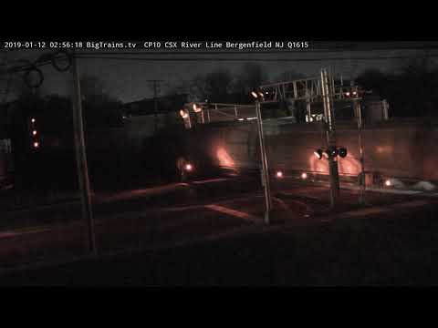 1- 12-2019 02:55 nb mix, green trash CSX 975 Q438